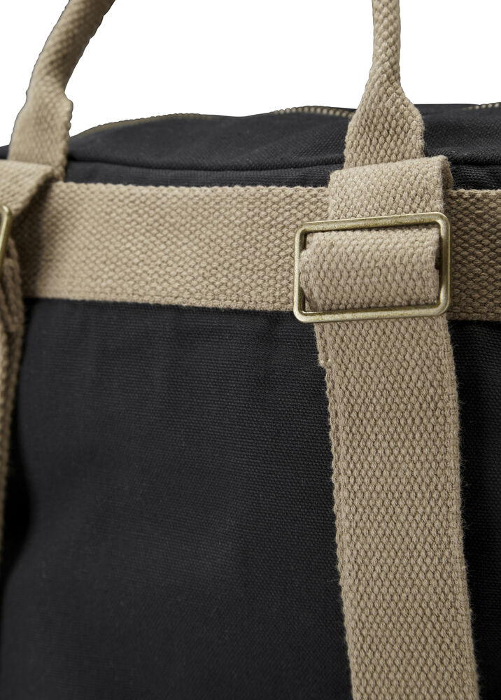 141039-990_CanvasDaypack_Black_Closeup2