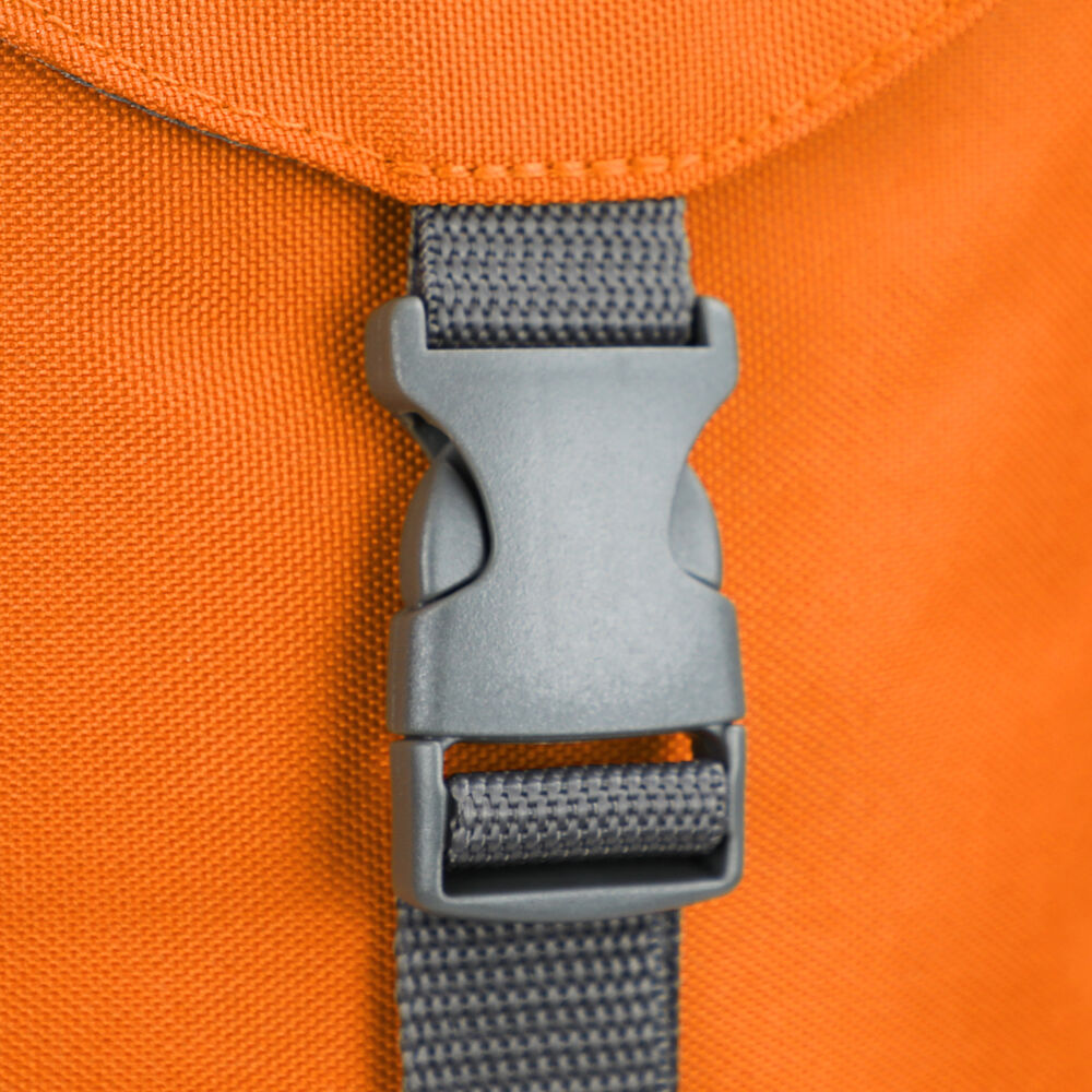 1582007-293_sportbackpack_orange_closeup