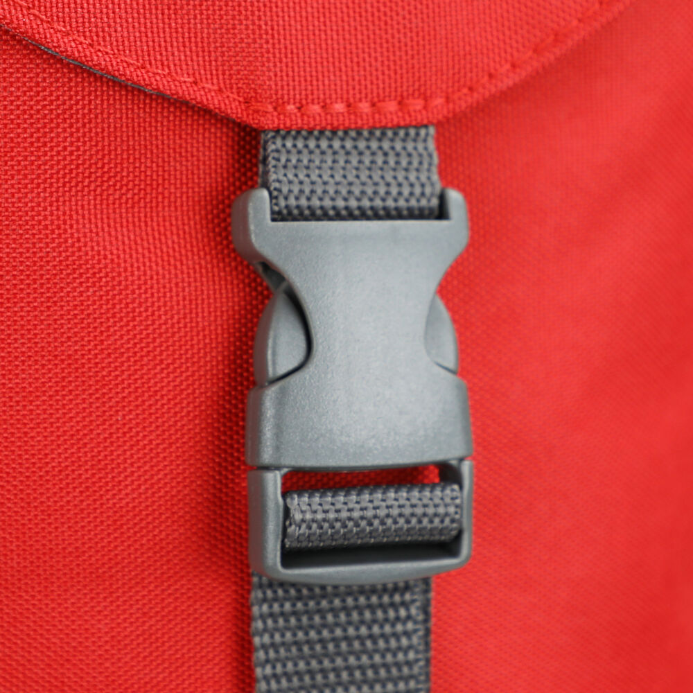 1582007-463_sportbackpack_red_closeup1