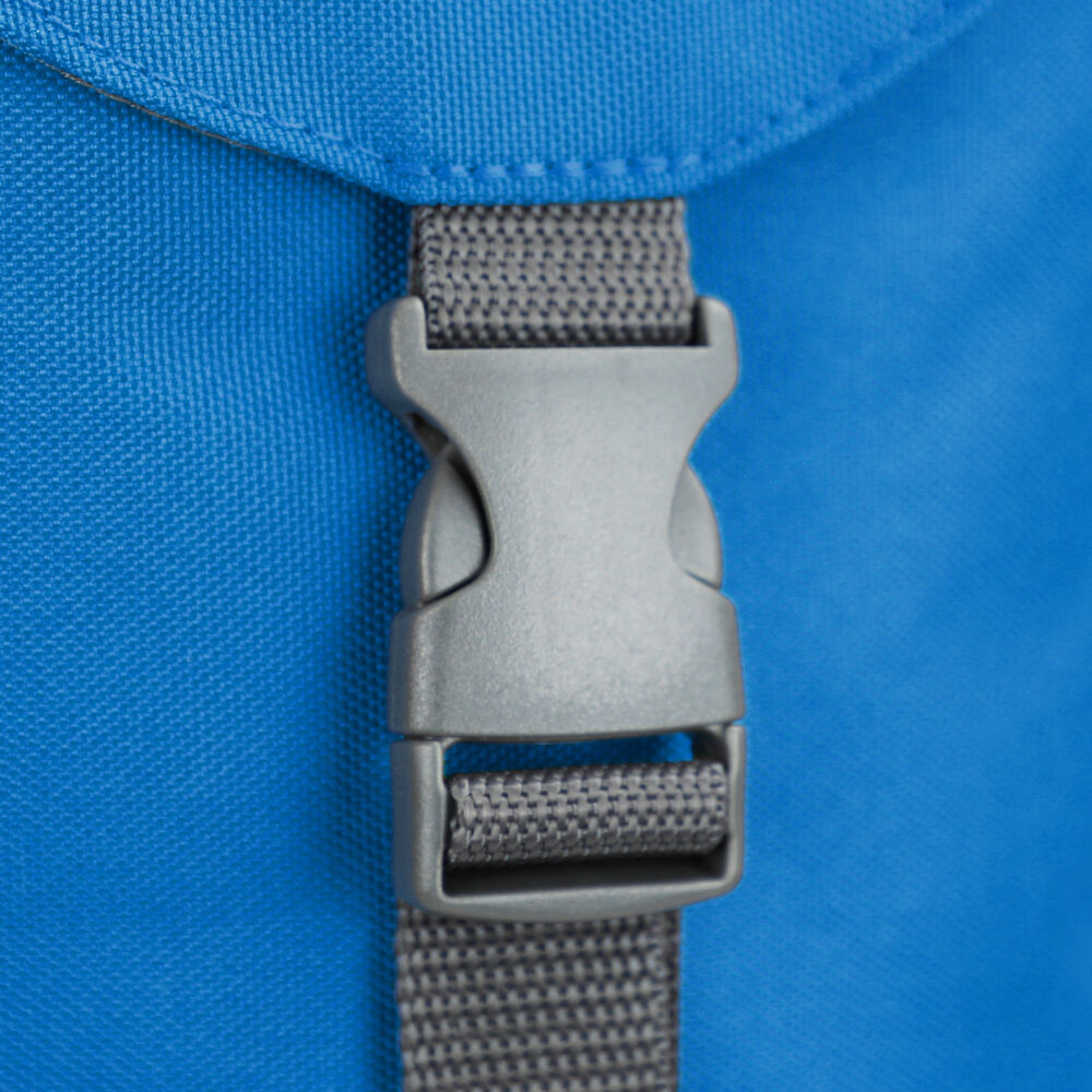 1582007-743_sportbackpack_blue_closeup