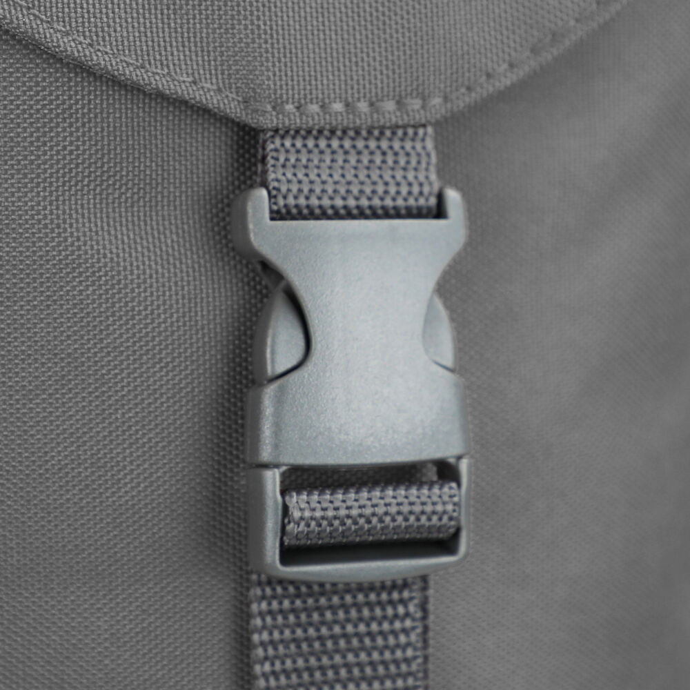 1582007-933_sportbackpack_grey_closeup