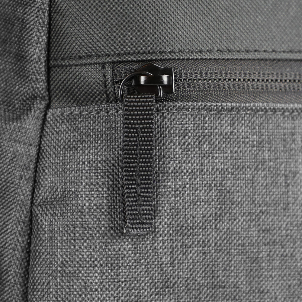 1582501-973_melangedaypack_grey_closeup