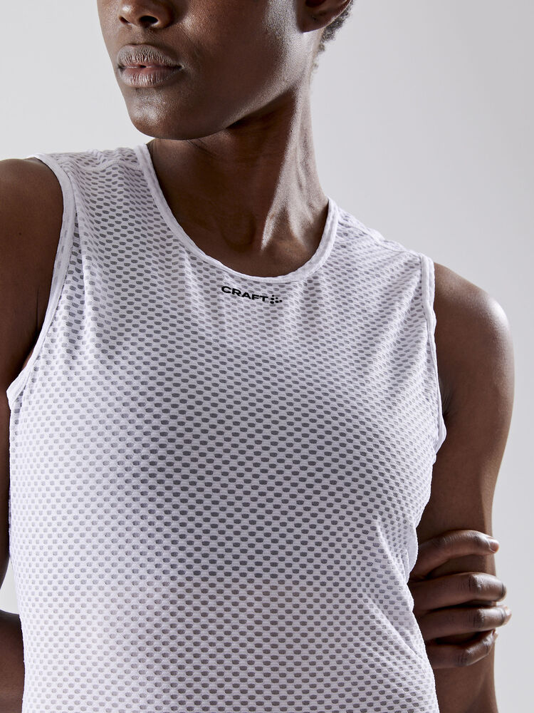 1903404-900000_Cool-Mesh-Superlight-SL-W_Closeup3