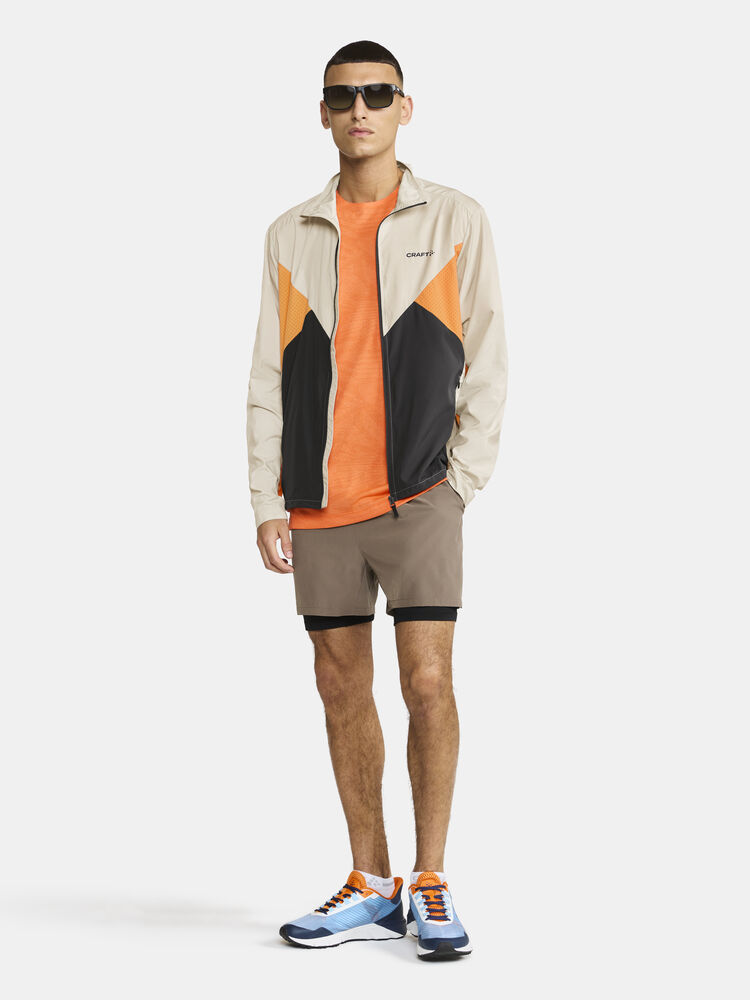 1908764-244000_ADV-Essence-2-in-1-Stretch-Shorts-M_closeup4