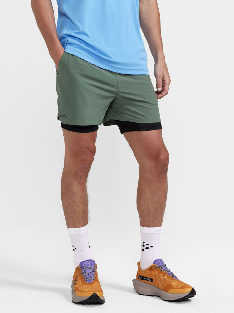 1908764-687000_ADV-Essence-2-in-1-Stretch-Shorts-M_Closeup1