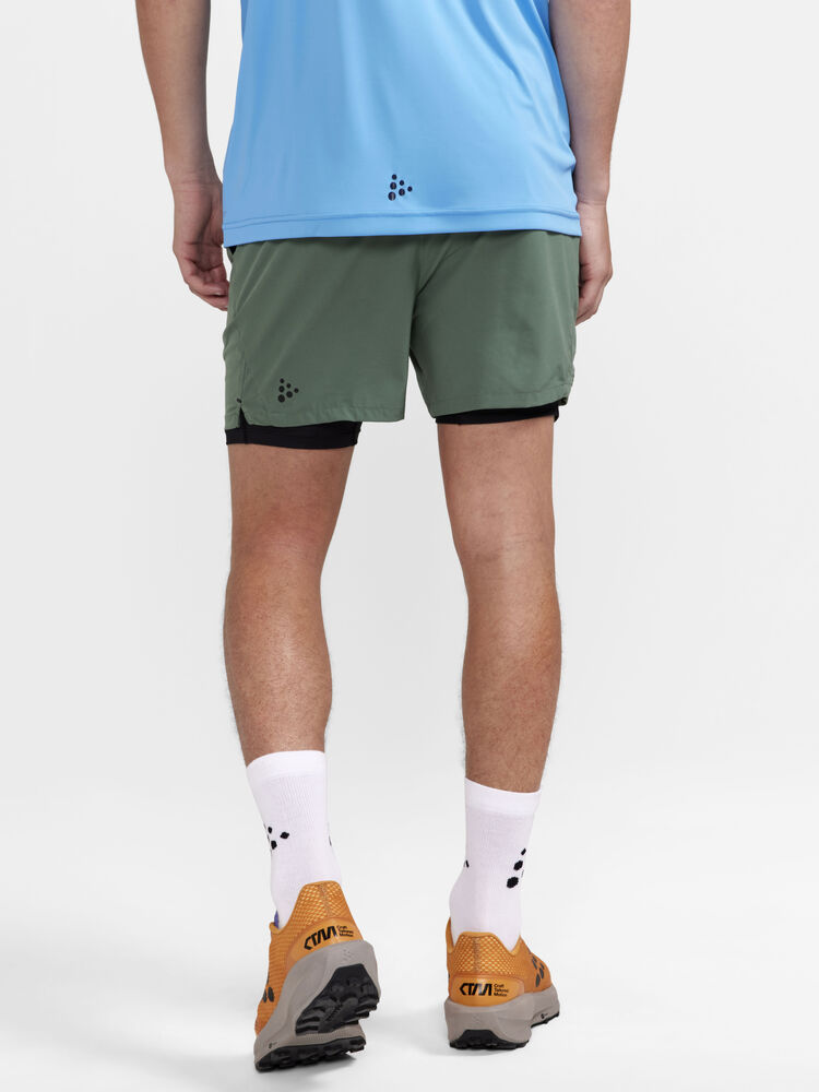 1908764-687000_ADV-Essence-2-in-1-Stretch-Shorts-M_Closeup2