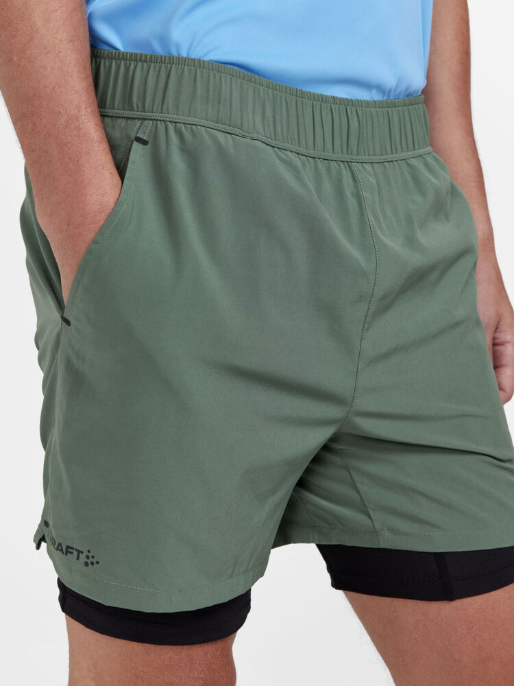 1908764-687000_ADV-Essence-2-in-1-Stretch-Shorts-M_Closeup3