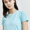 1908767-304000_ADV-Essence-SS-Slim-Tee_Closeup3