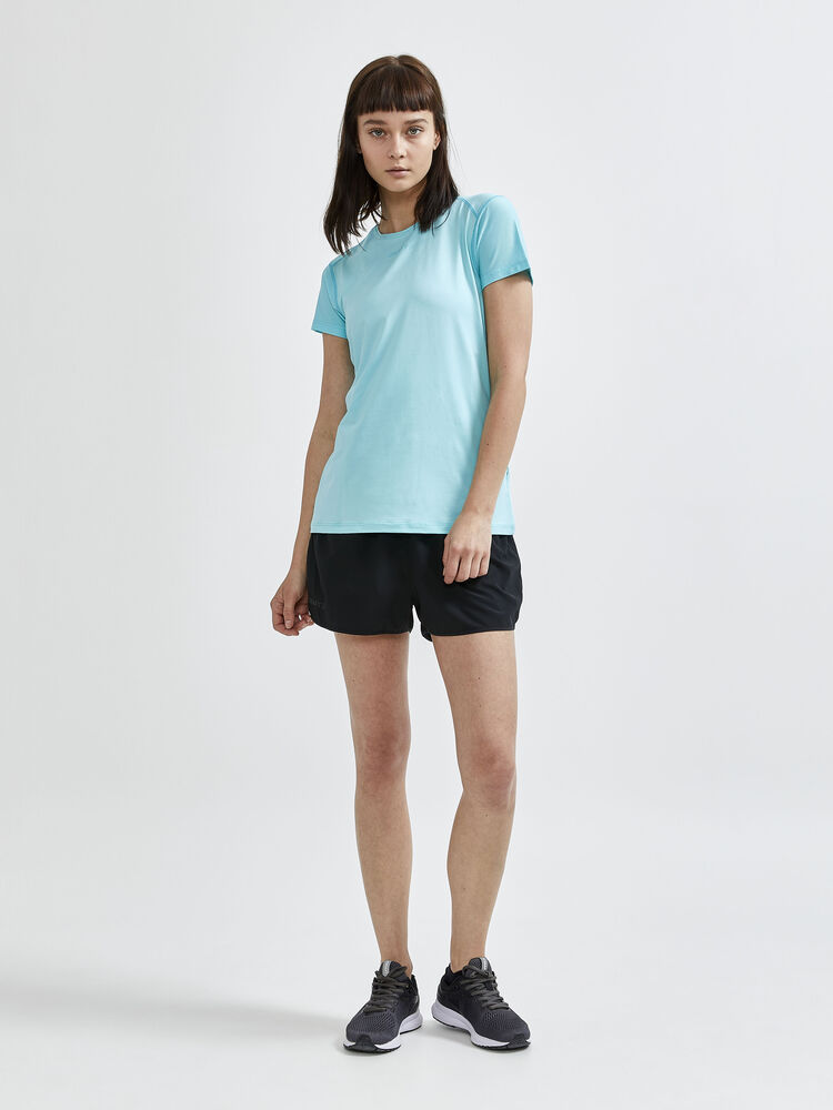 1908767-304000_ADV-Essence-SS-Slim-Tee_Closeup4
