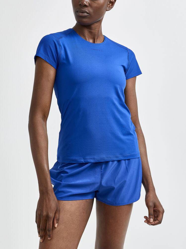 1908767-360000_ADV-Essence-SS-Slim-Tee_Closeup1