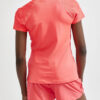 1908767-410000_ADV-Essence-SS-Slim-Tee_Closeup2