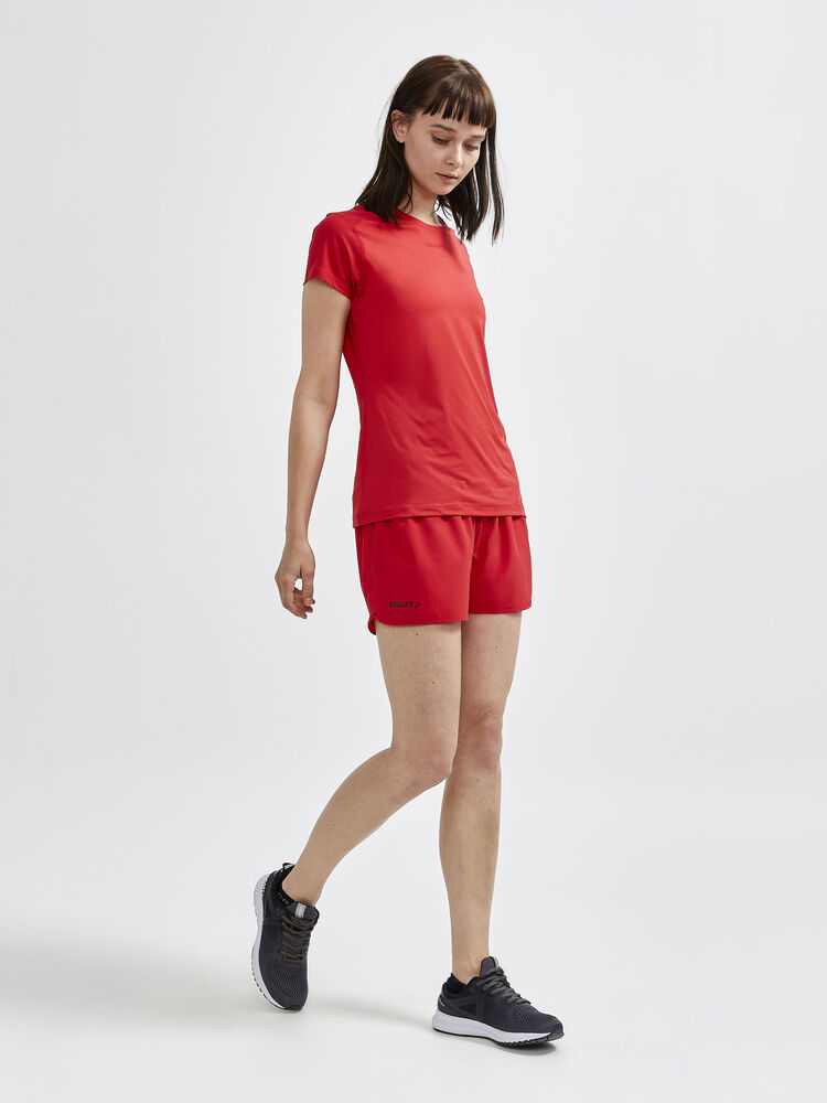 1908767-430000_ADV-Essence-SS-Slim-Tee_Closeup4