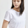 1908767-900000_ADV-Essence-SS-Slim-Tee_Closeup3