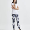 1908767-900000_ADV-Essence-SS-Slim-Tee_Closeup4