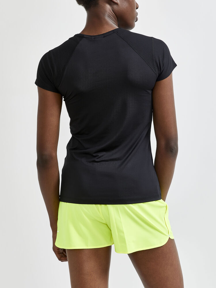 1908767-999000_ADV-Essence-SS-Slim-Tee_Closeup2