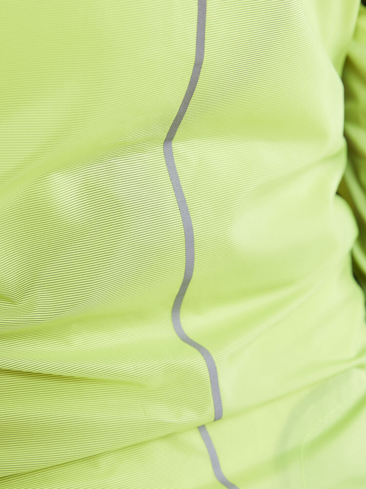 1908792-851000_Essence-Light-Wind-jkt_Closeup3
