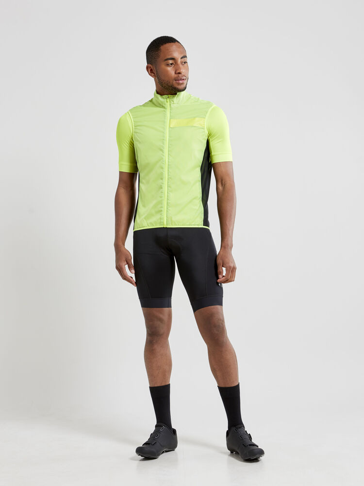 1908814-851000_Essence-Light-Wind-Vest_Closeup6