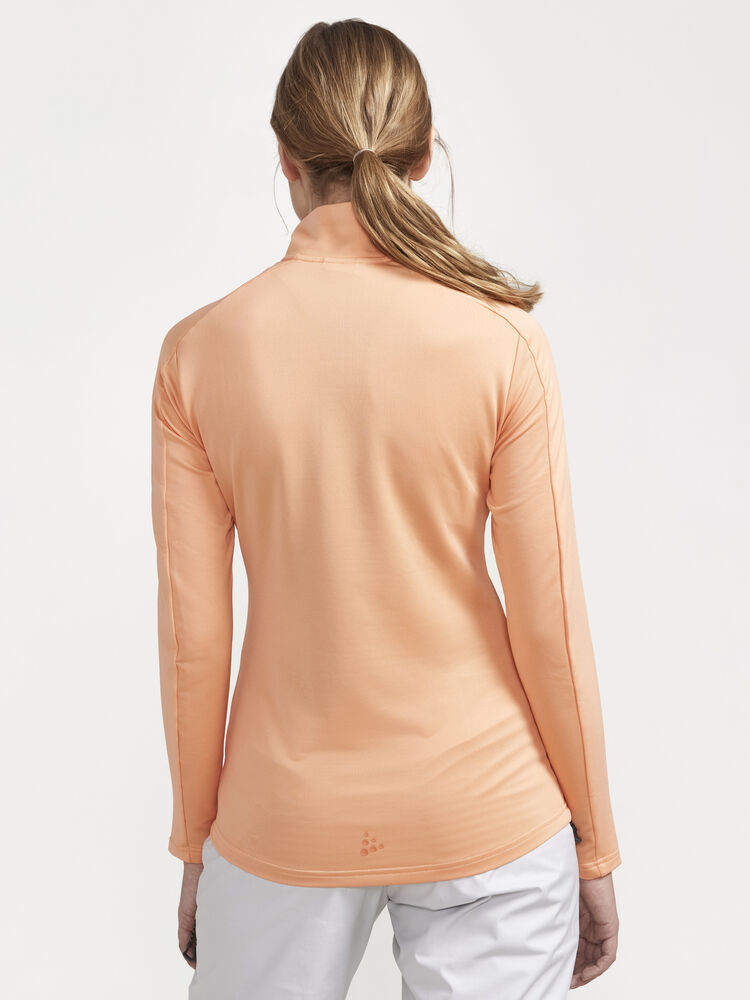 1909497-716000_CORE-Gain-midlayer-W_Closeup2