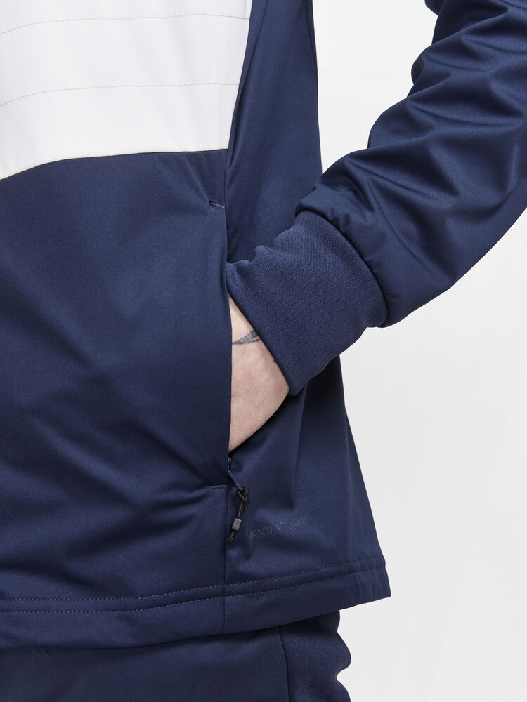 1909581-396914_ADV-Nordic-Training-Jacket-M_Closeup3