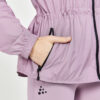 1909628-436000_ADV-Charge-Wind-Jacket-W_Closeup4