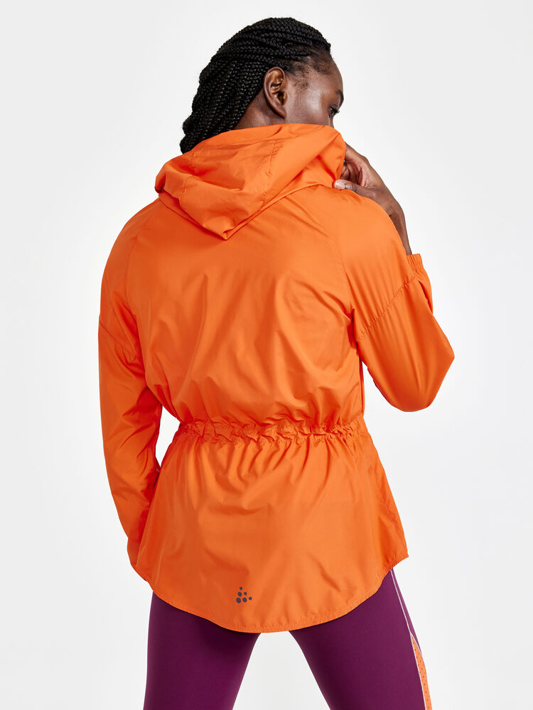 1909628-573000_ADV-Charge-Wind-Jacket-W_Closeup2