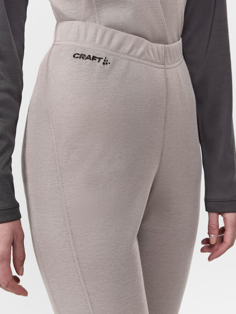 1909708-230985_CORE-Warm-Baselayer-Set-W_Closeup6