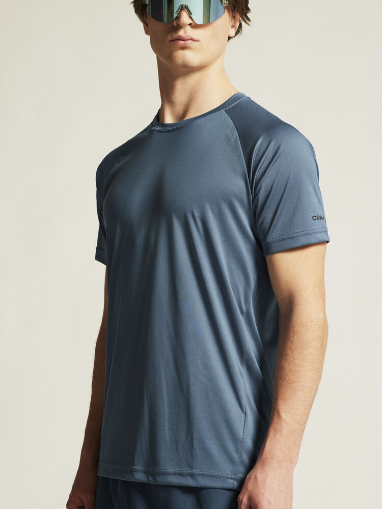 1909878-376000_Core-Unify-Training-Tee-M_closeup5