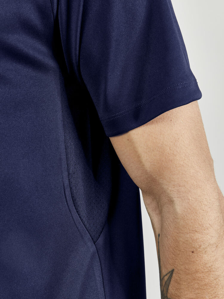 1910142-390000_Evolve-Tee-M_Closeup5