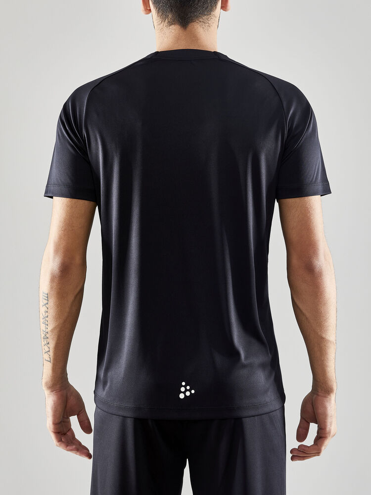 1910142-999000_Evolve-Tee-M_Closeup3