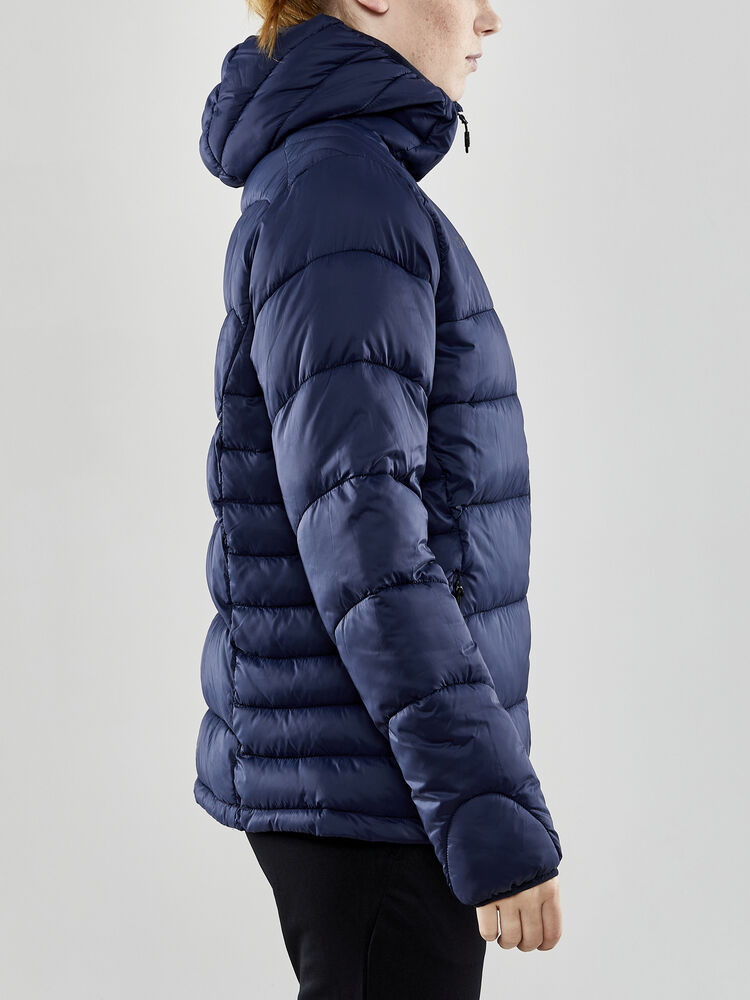 1910391-396000_CORE-Explore-Isolate-Jacket-W_Closeup2