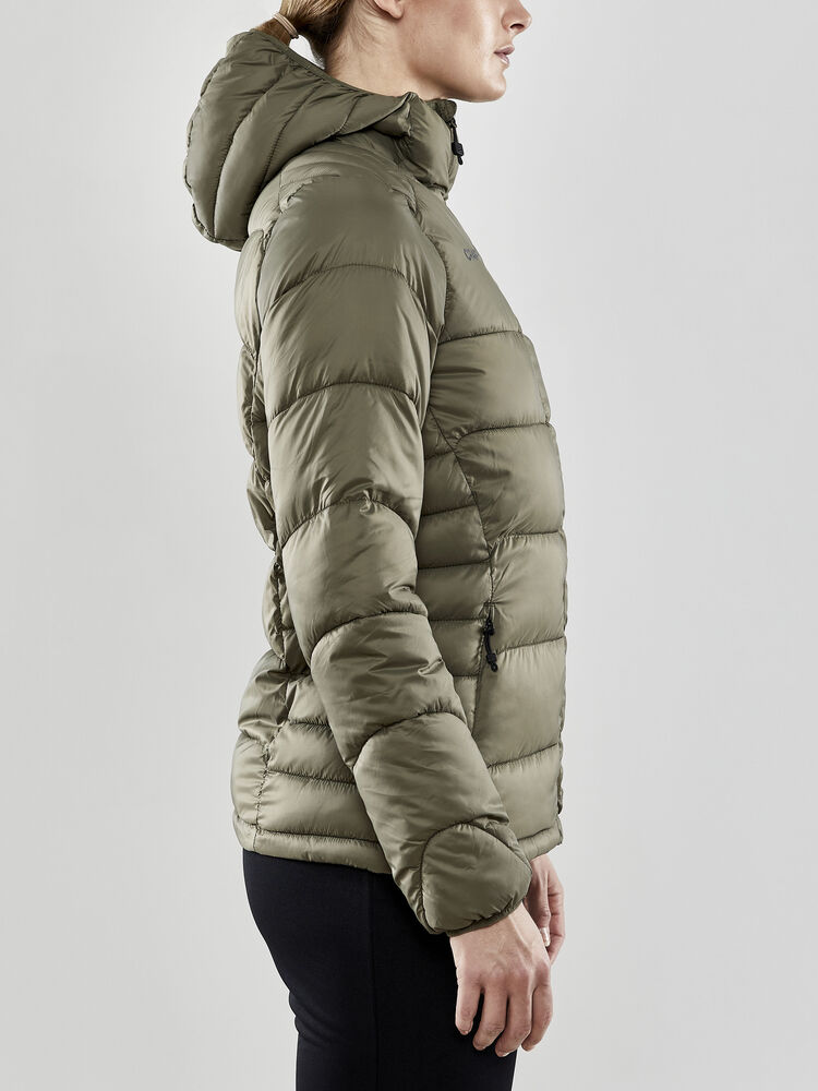 1910391-664000_CORE-Explore-Isolate-Jacket-W_Closeup2