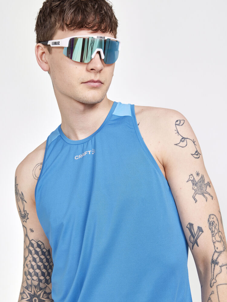 1910417-379307_PRO-Hypervent-Singlet-M_Closeup3