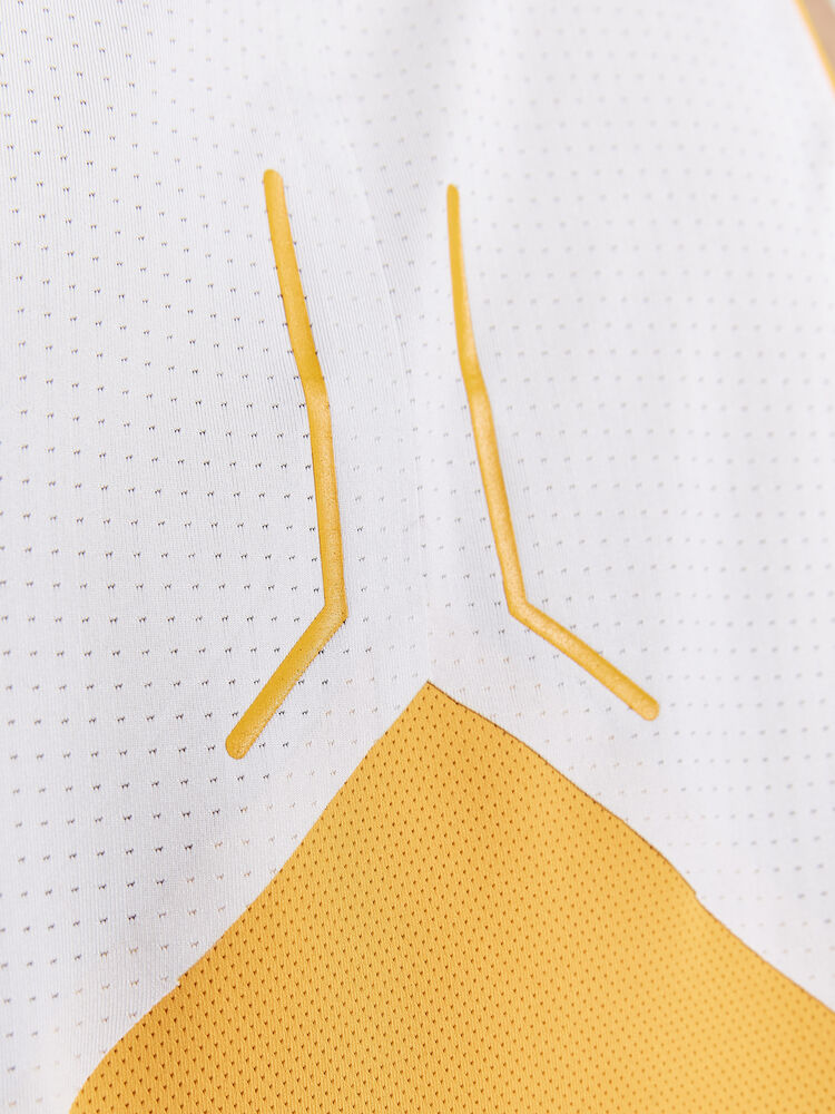 1910417-543914_PRO-Hypervent-Singlet-M_Closeup5