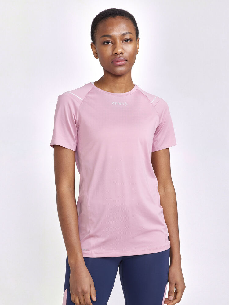 1910433-743000_PRO-Hypervent-SS-Tee-W_Closeup1