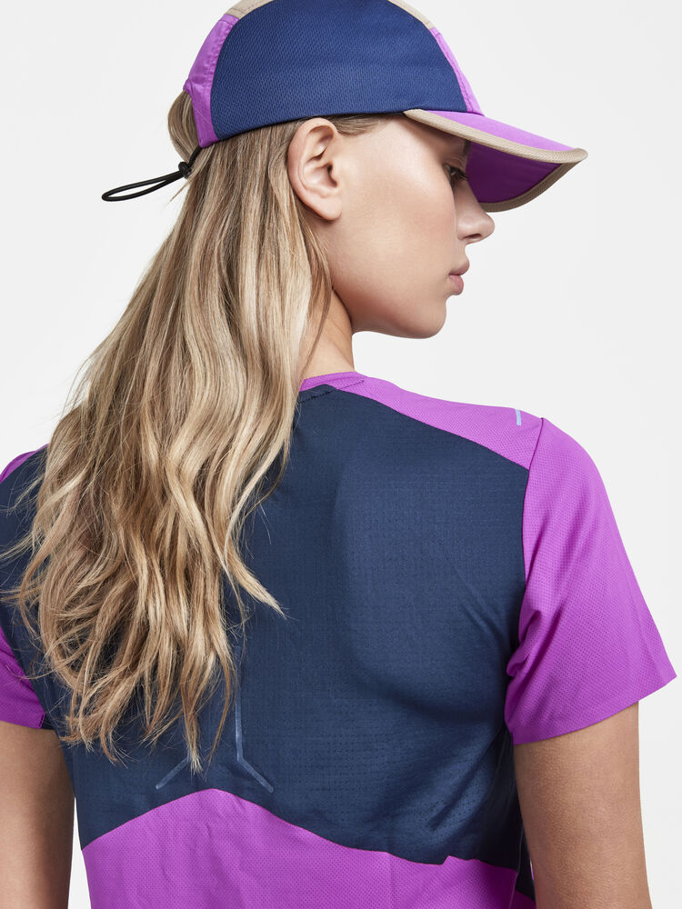 1910433-781000_PRO-Hypervent-SS-Tee-W_Closeup4