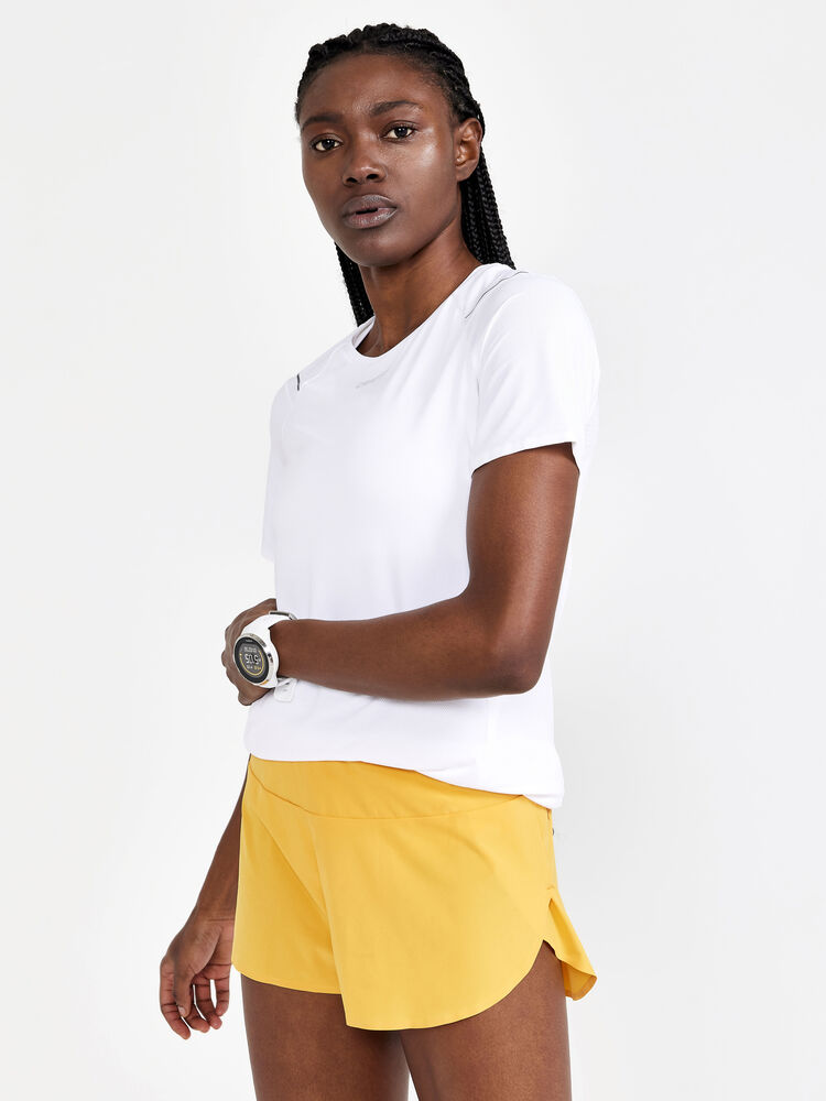 1910433-900000_PRO-Hypervent-SS-Tee-W_Closeup1