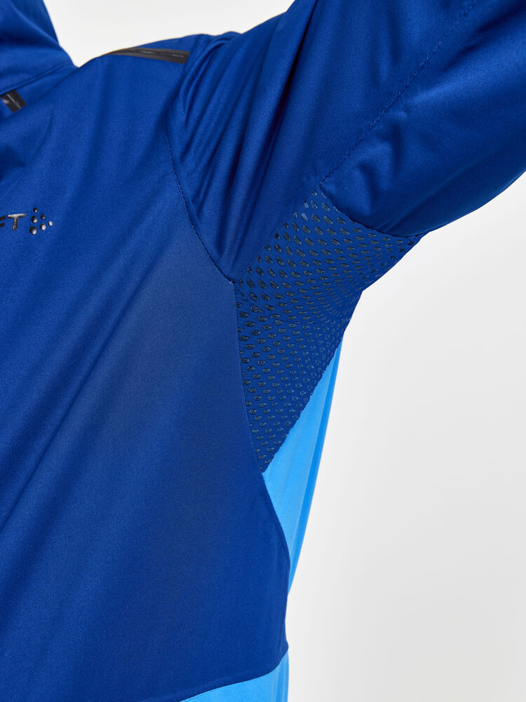 1910525-371340_Adv-Endur-Hydro-Jacket-M_Closeup6