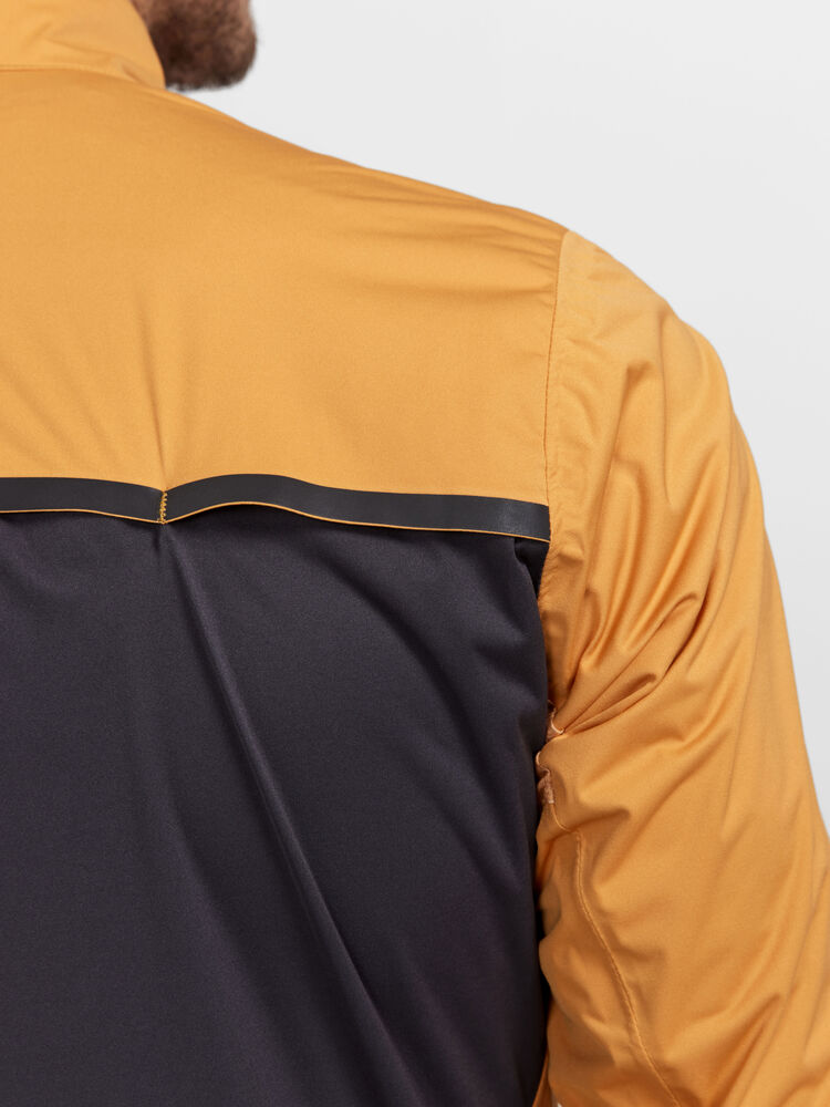 1910525-574992_Adv-Endur-Hydro-Jacket-M_Closeup3