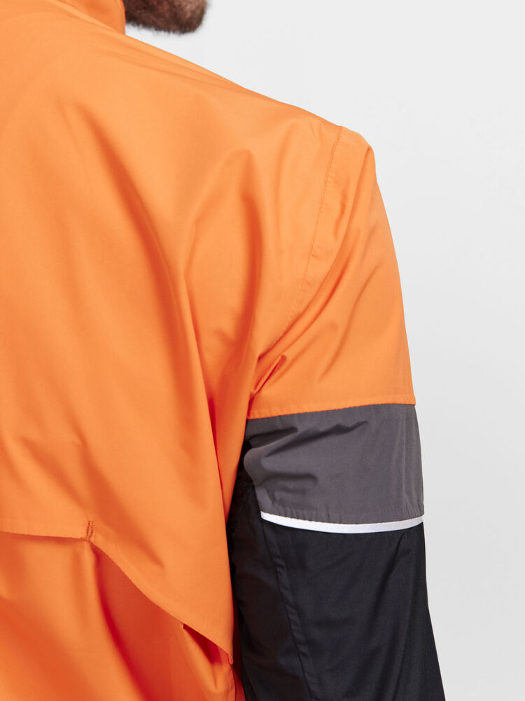 1910531-550999_Core-Endur-Hydro-Jacket-M_Closeup3