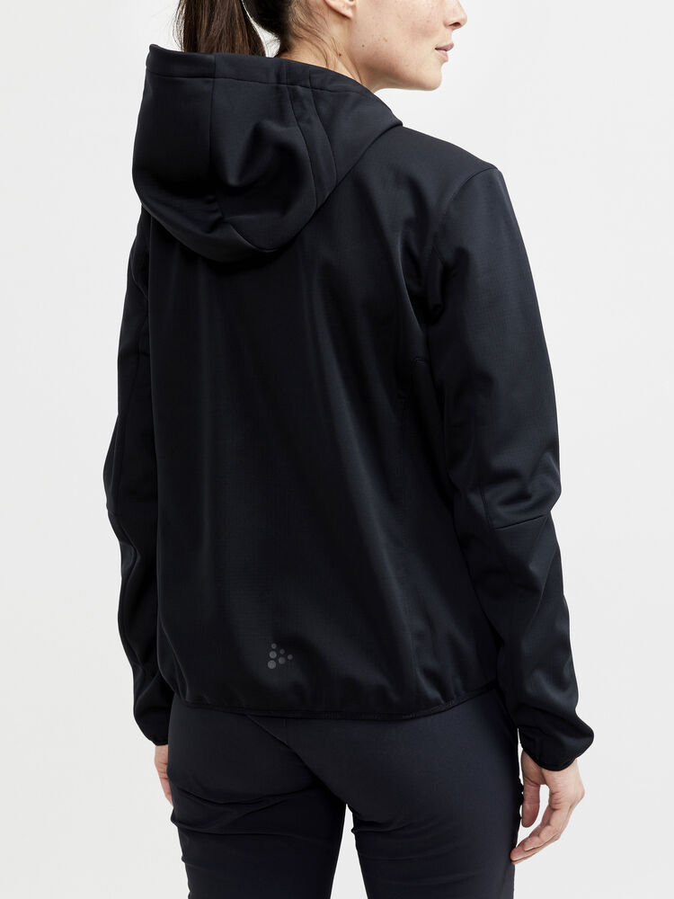 1910993-999000_ADV-Explore-Soft-Shell-Jacket-W_Closeup2