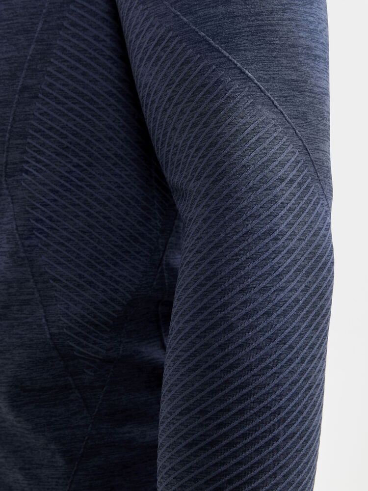 1911157-396000_CORE-Dry-Active-Comfort-LS-M_Closeup4