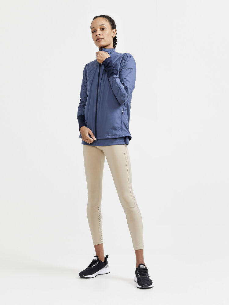 1911241-300000_ADV-Essence-Wind-Jacket-W_Closeup5