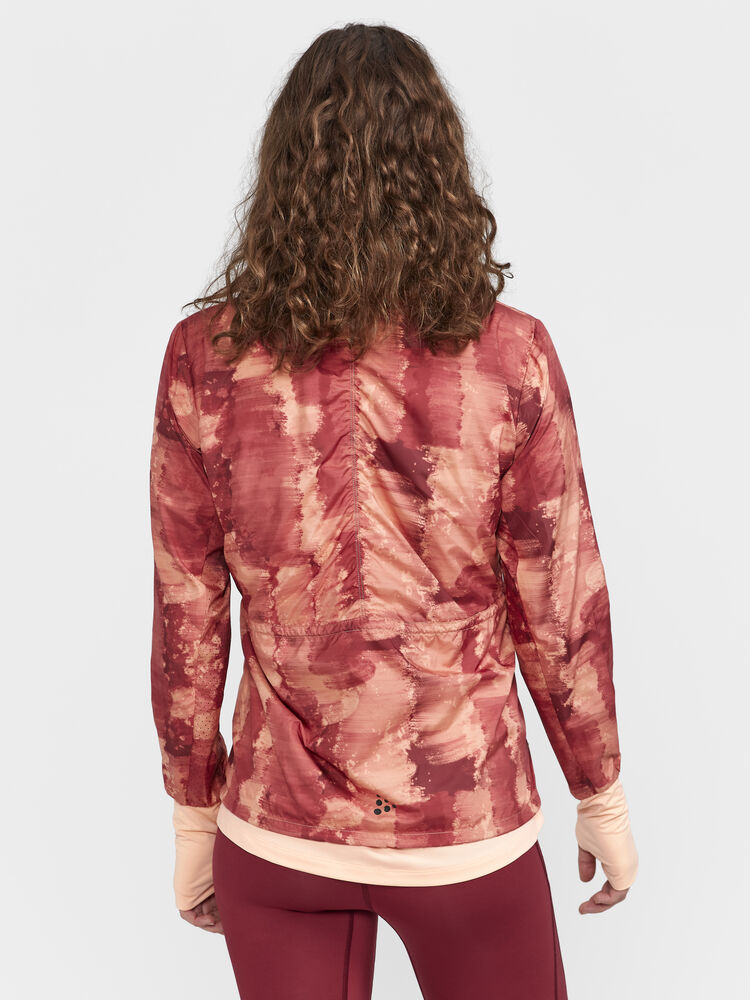 1911241-421007_ADV-Essence-Wind-Jacket-W_Closeup2