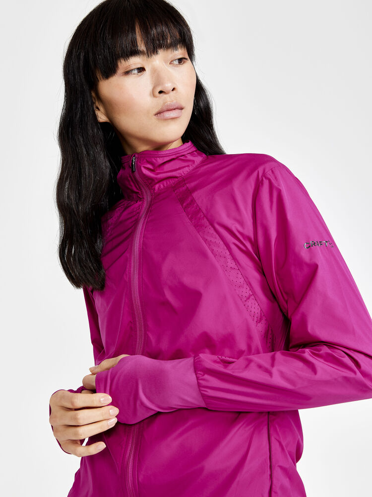1911241-486000_ADV-Essence-Wind-Jacket-W_Closeup3