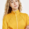 1911241-543000_ADV-Essence-Wind-Jacket-W_Closeup3