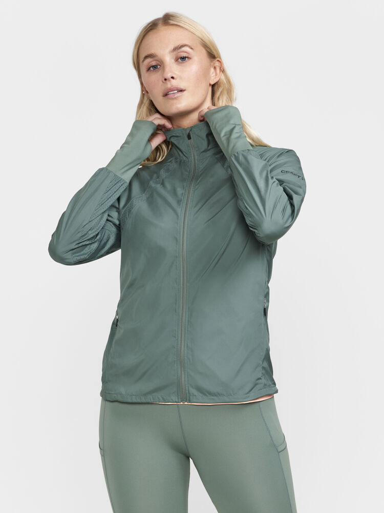 1911241-626000_ADV-Essence-Wind-Jacket-W_Closeup1