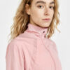 1911241-721000_ADV-Essence-Wind-Jacket-W_Closeup3