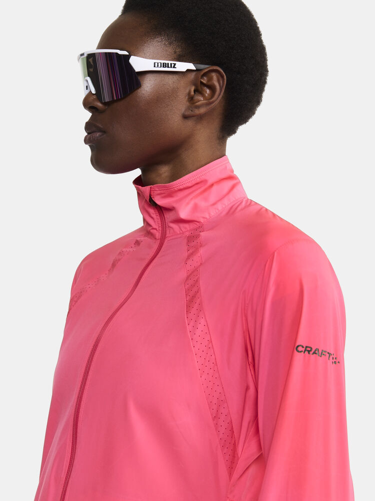 1911241-745000_ADV-Essence-Wind-Jacket-W_closeup6