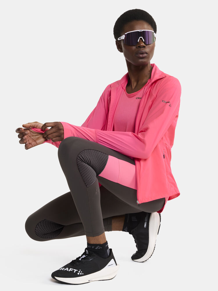 1911241-745000_ADV-Essence-Wind-Jacket-W_closeup7