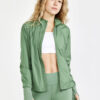 1911241-812000_ADV-Essence-Wind-Jacket-W_Closeup1